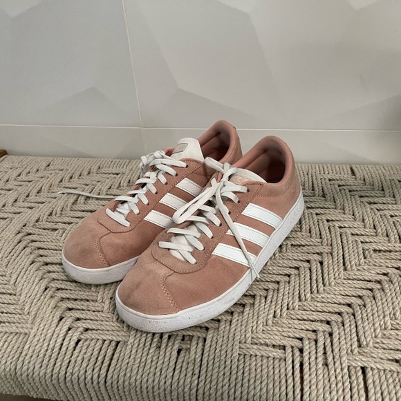 Pink Adidas Sneakers! Women’s size 8.5 - Picture 6 of 7